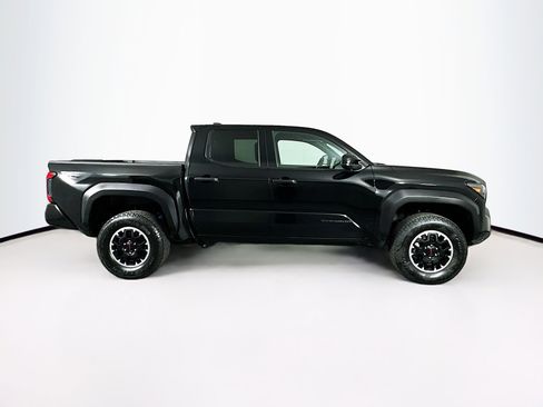 Used 2025 Toyota Tacoma TRD Off-Road AWD/4WD image 10