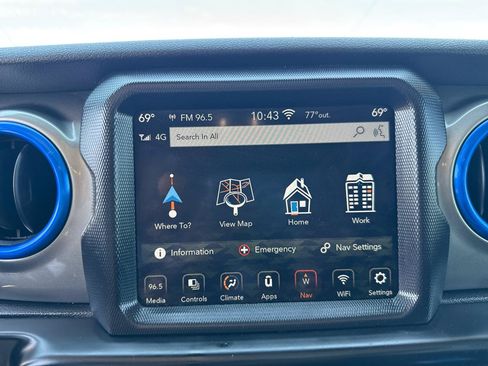 Used 2020 Jeep Gladiator Overland AWD/4WD image 22