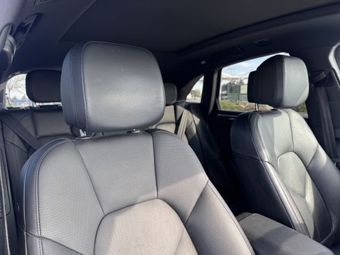 Used 2017 Porsche Macan AWD/4WD image 21