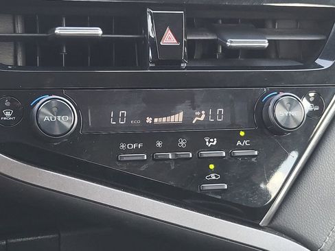 Used 2023 Toyota Camry SE image 24