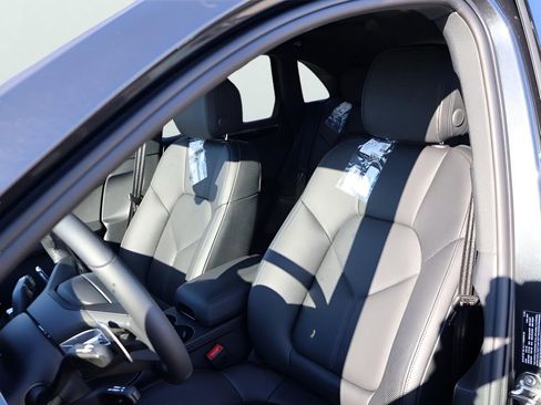 New 2026 Porsche Macan image 5