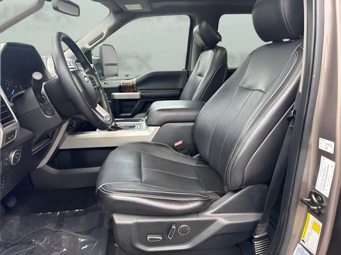 Used 2018 Ford F150 Lariat w/ Equipment Group 502A Luxury AWD/4WD image 5