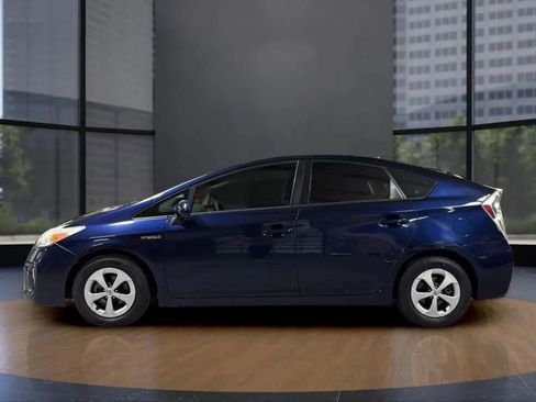 Used 2015 Toyota Prius Two image 5