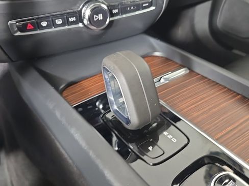 Certified 2022 Volvo S60 B5 Momentum w/ Premium Package image 20