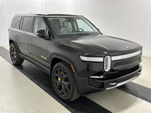 Used 2024 Rivian R1S Adventure Quad AWD/4WD image 7