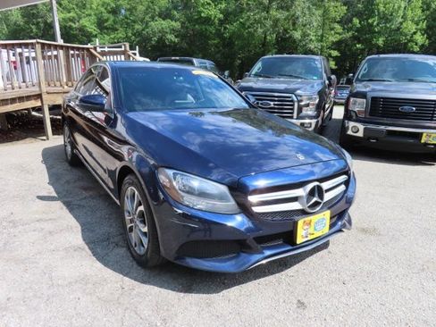 Used 2018 Mercedes-Benz C 300 4MATIC Sedan image 4