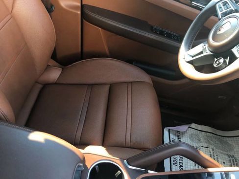 Used 2019 Porsche Cayenne Turbo w/ Sportdesign Package image 13