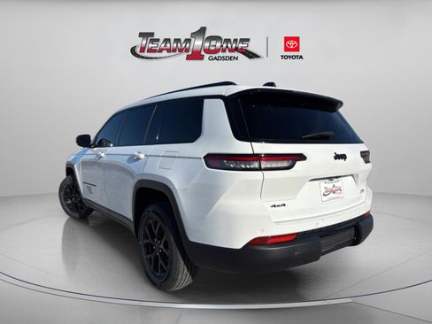 Used 2024 Jeep Grand Cherokee L Laredo image 6