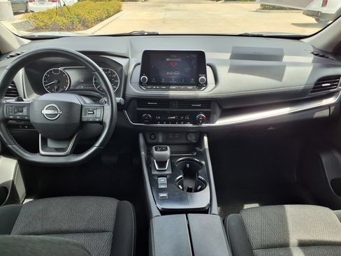 Used 2025 Nissan Rogue SV FWD image 20