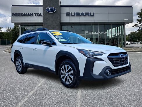 Certified 2025 Subaru Outback Premium AWD/4WD image 1