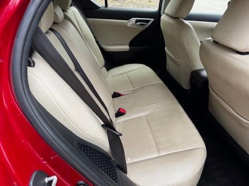 Used 2013 Lexus CT 200h image 17