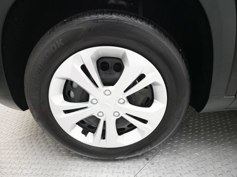 Used 2024 Chevrolet Trax LS FWD image 24