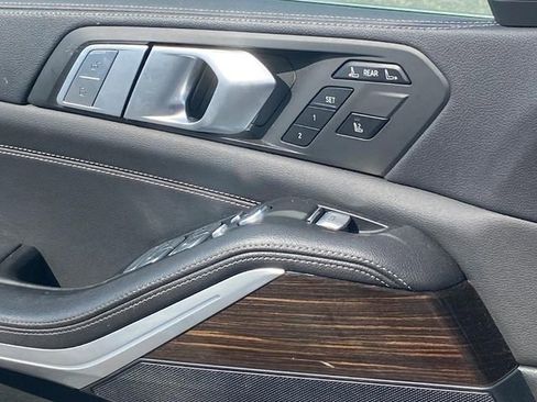 Used 2021 BMW X7 xDrive40i w/ Parking Assistance Package image 21