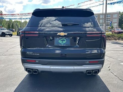 Certified 2025 Chevrolet Traverse LT FWD image 7
