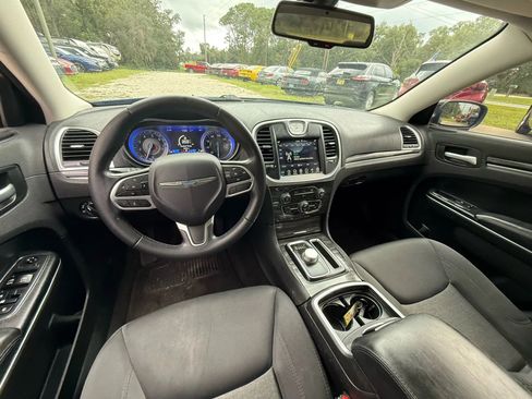 Used 2018 Chrysler 300 Touring w/ Sport Appearance Package image 13
