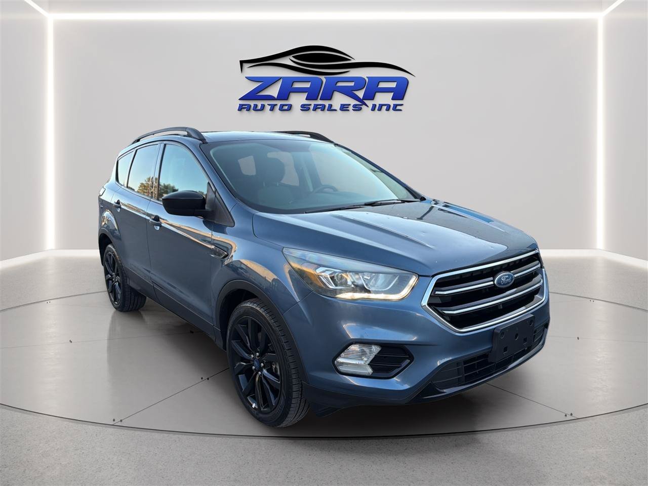 Used 2018 Ford Escape SE w/ SE Sport Appearance Package AWD/4WD image 9