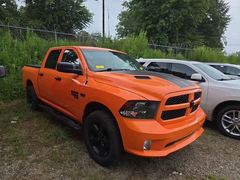 Used 2019 RAM 1500 Express w/ Express Value Package AWD/4WD image 1