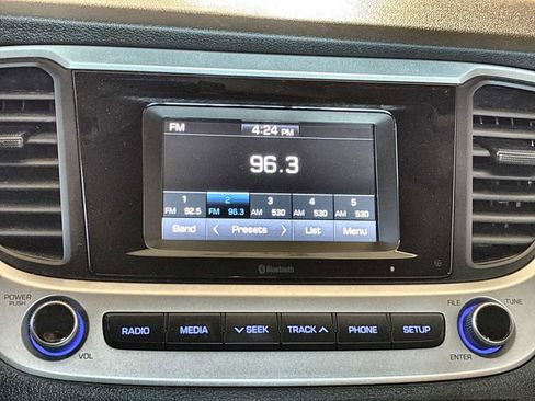 Used 2022 Hyundai Accent SE image 12