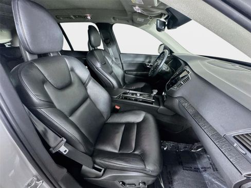 Used 2020 Volvo XC90 T6 Momentum AWD/4WD image 30