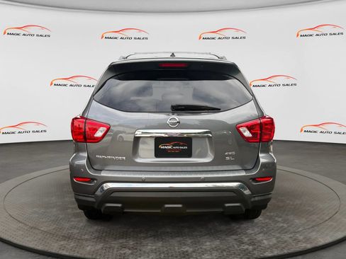 Used 2017 Nissan Pathfinder SL AWD/4WD image 9