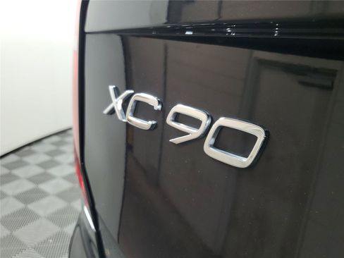 Certified 2026 Volvo XC90 B6 Ultra AWD/4WD image 5