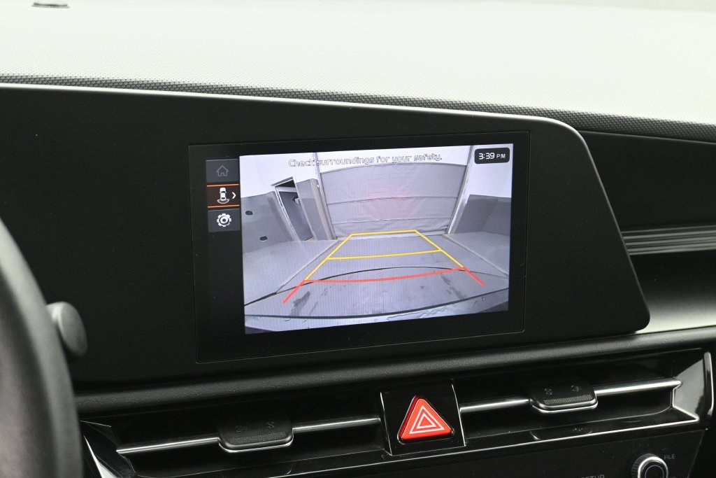 Used 2025 Kia Niro LX FWD image 14