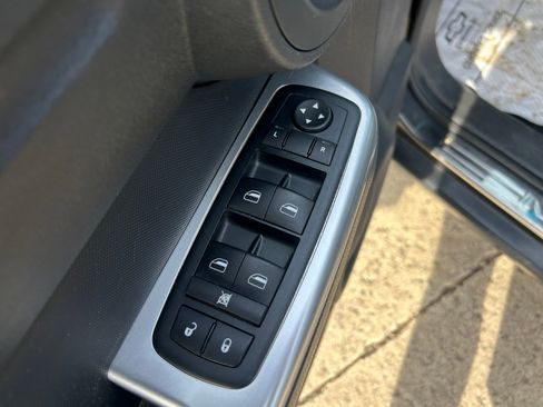 Used 2011 Dodge Nitro Detonator w/ Chrome Accents Group image 13