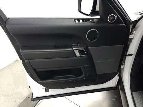 Used 2018 Land Rover Range Rover Sport HSE image 13