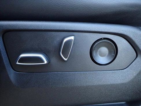 Used 2022 Cadillac Escalade ESV Luxury image 13