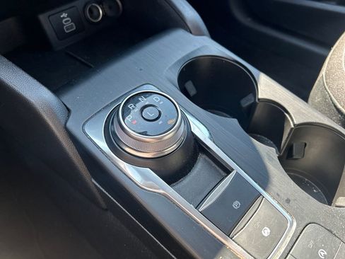 Used 2025 Ford Escape Active AWD/4WD image 28