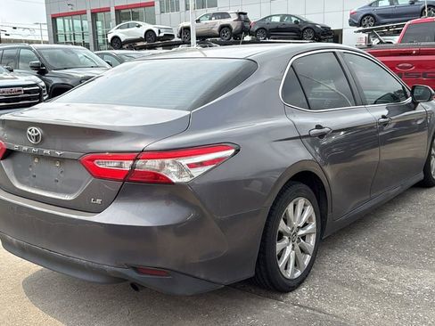 Used 2018 Toyota Camry LE FWD image 3