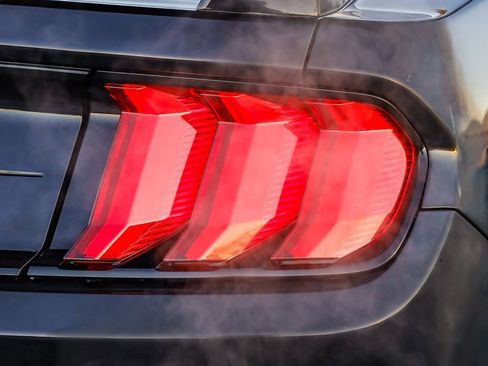 Used 2022 Ford Mustang Shelby GT500 w/ Carbon Fiber Track Pack image 10