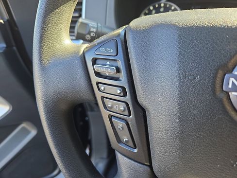 Used 2022 Nissan Frontier SV image 17