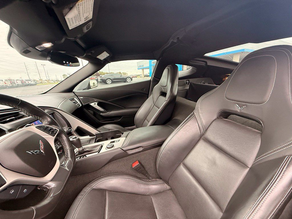 Used 2019 Chevrolet Corvette Stingray Coupe RWD image 11