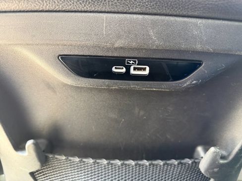 Used 2022 Chrysler Pacifica Touring-L FWD image 37