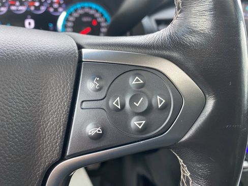 Used 2018 Chevrolet Suburban Premier image 36