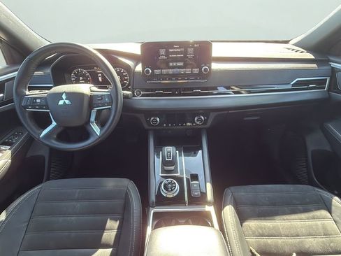 Used 2023 Mitsubishi Outlander SE AWD/4WD image 14