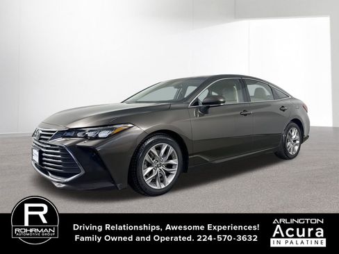 Used 2019 Toyota Avalon XLE image 1