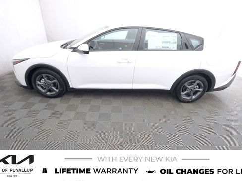 New 2025 Kia K4 LXS image 8