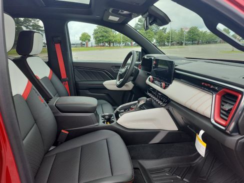 New 2025 GMC Canyon AT4 w/ AT4X Package image 6