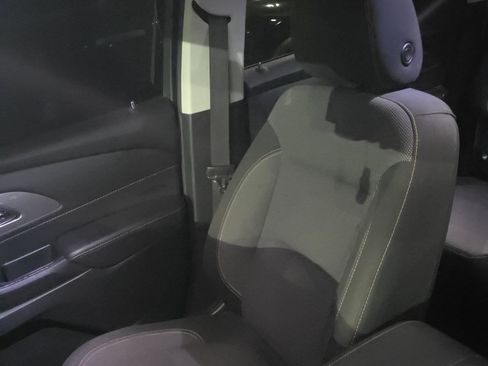 Used 2020 Chevrolet Traverse LT image 7