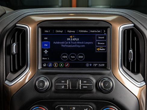 Used 2021 Chevrolet Silverado 1500 High Country w/ Technology Package image 24