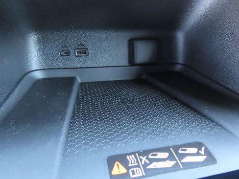 New 2026 Chevrolet Traverse RS w/ LPO, Floor Liner Package AWD/4WD image 12