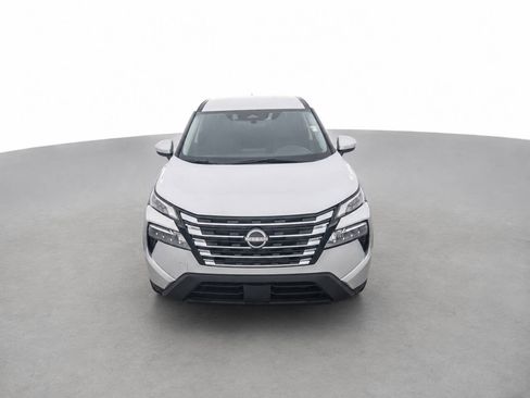 Used 2025 Nissan Rogue SV FWD image 2