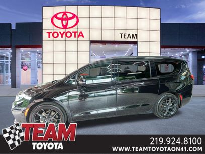 Used 2025 Chrysler Pacifica Limited