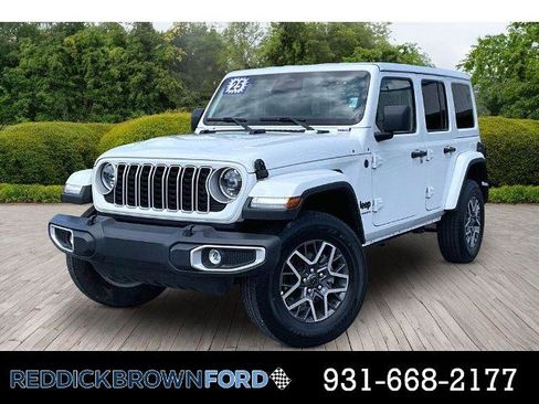 Used 2025 Jeep Wrangler Unlimited Sahara AWD/4WD image 1