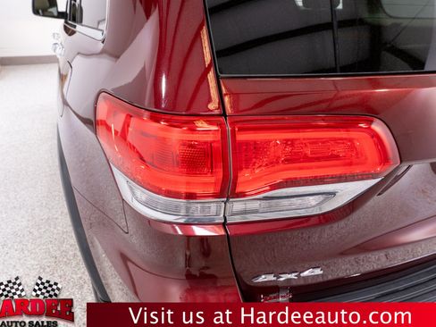 Used 2018 Jeep Grand Cherokee Limited AWD/4WD image 9