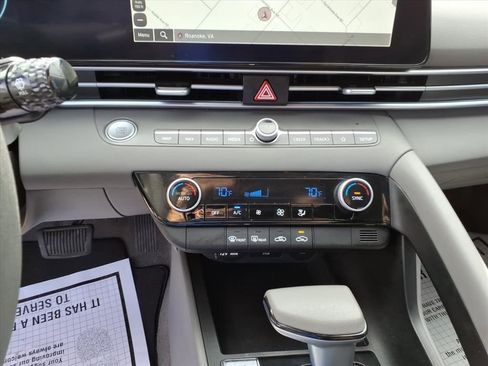 Used 2024 Hyundai Elantra SEL image 26