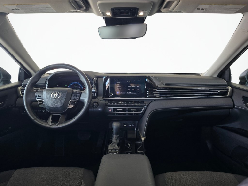 Used 2025 Toyota Camry LE w/ Convenience Package FWD image 33
