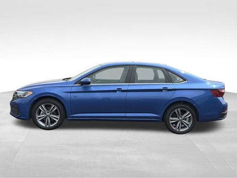 Used 2024 Volkswagen Jetta SE FWD image 5